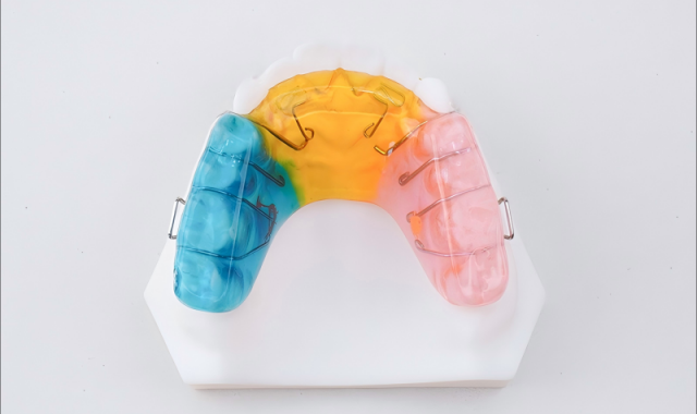 舌簧颌垫矫正器 