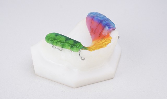 活动式前方牵引矫治器